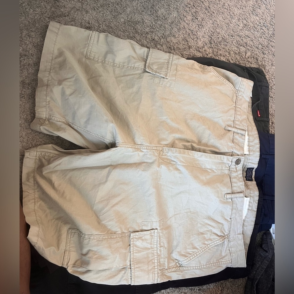 Levi’s cargo shorts size 44 waist but fits more like a 40